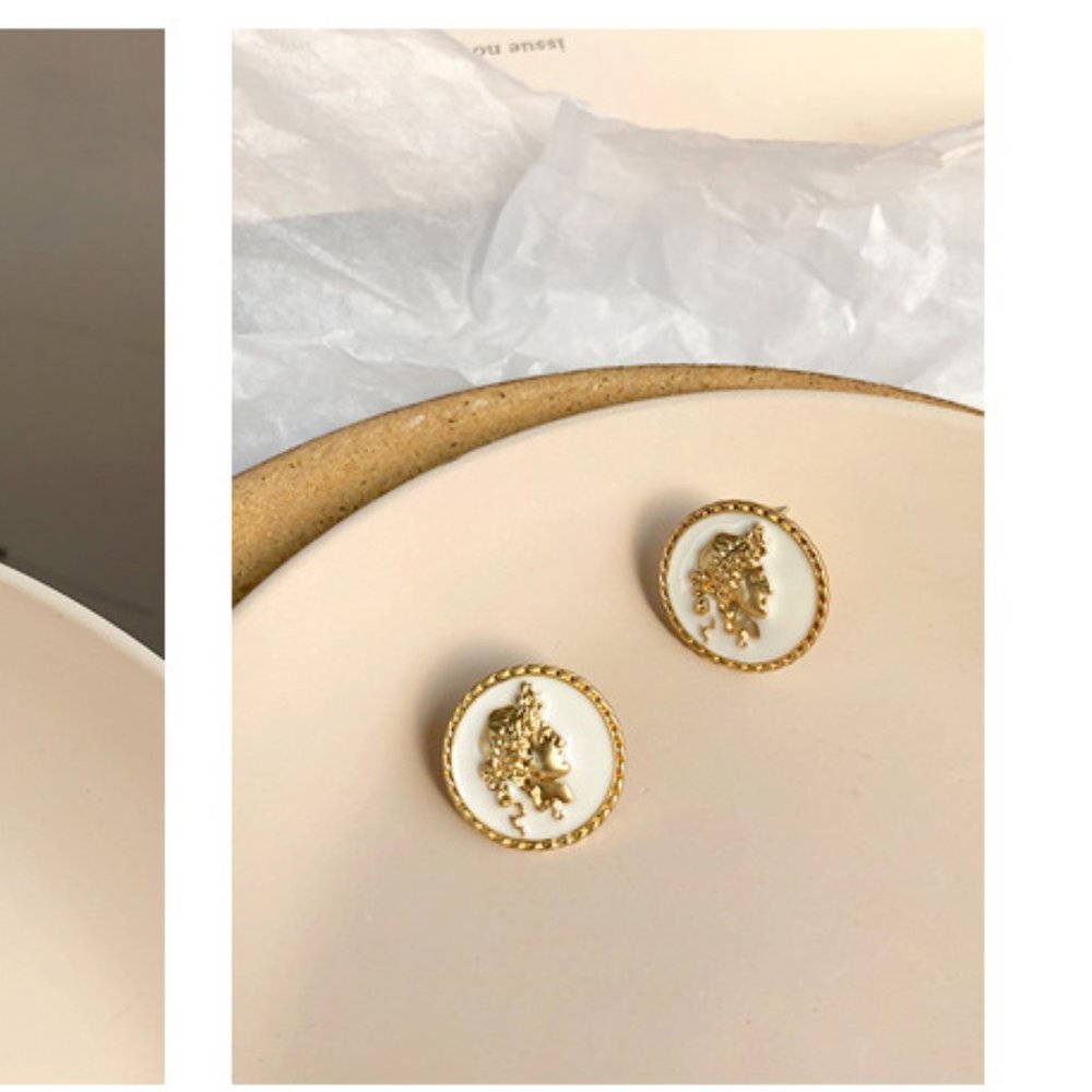 ❤️Last one💙Roman Knight Prince King Stud Earrings - Picture 2 of 11